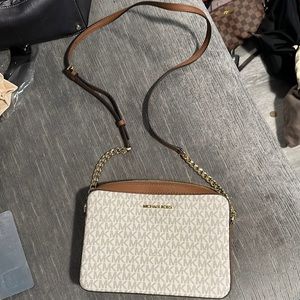 MICHAEL KORS CROSSBODY